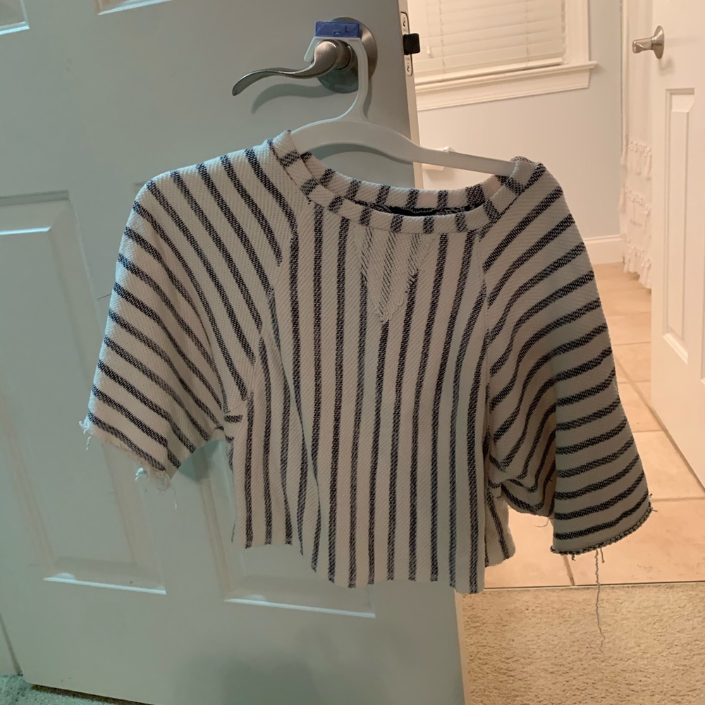 Anthropologie crop top short sleeve sweater